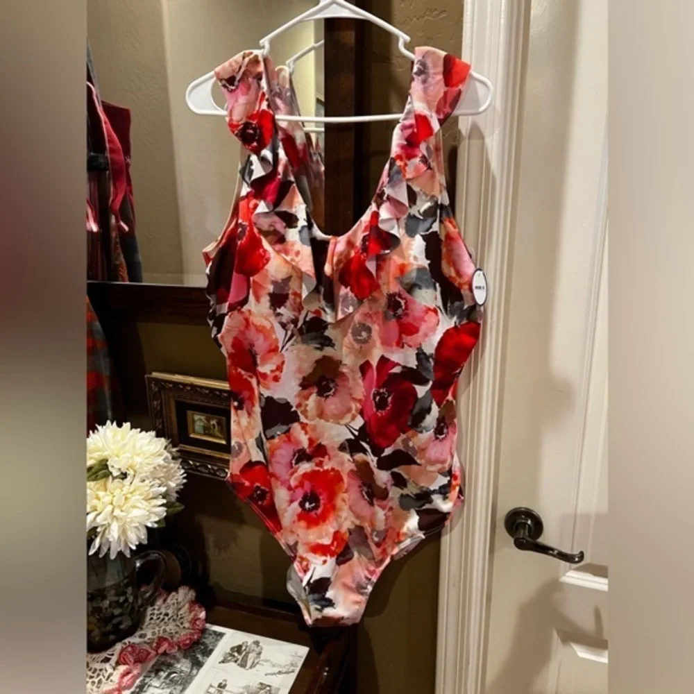 V-Neck One Piece swimsuit Floral Plus 22W